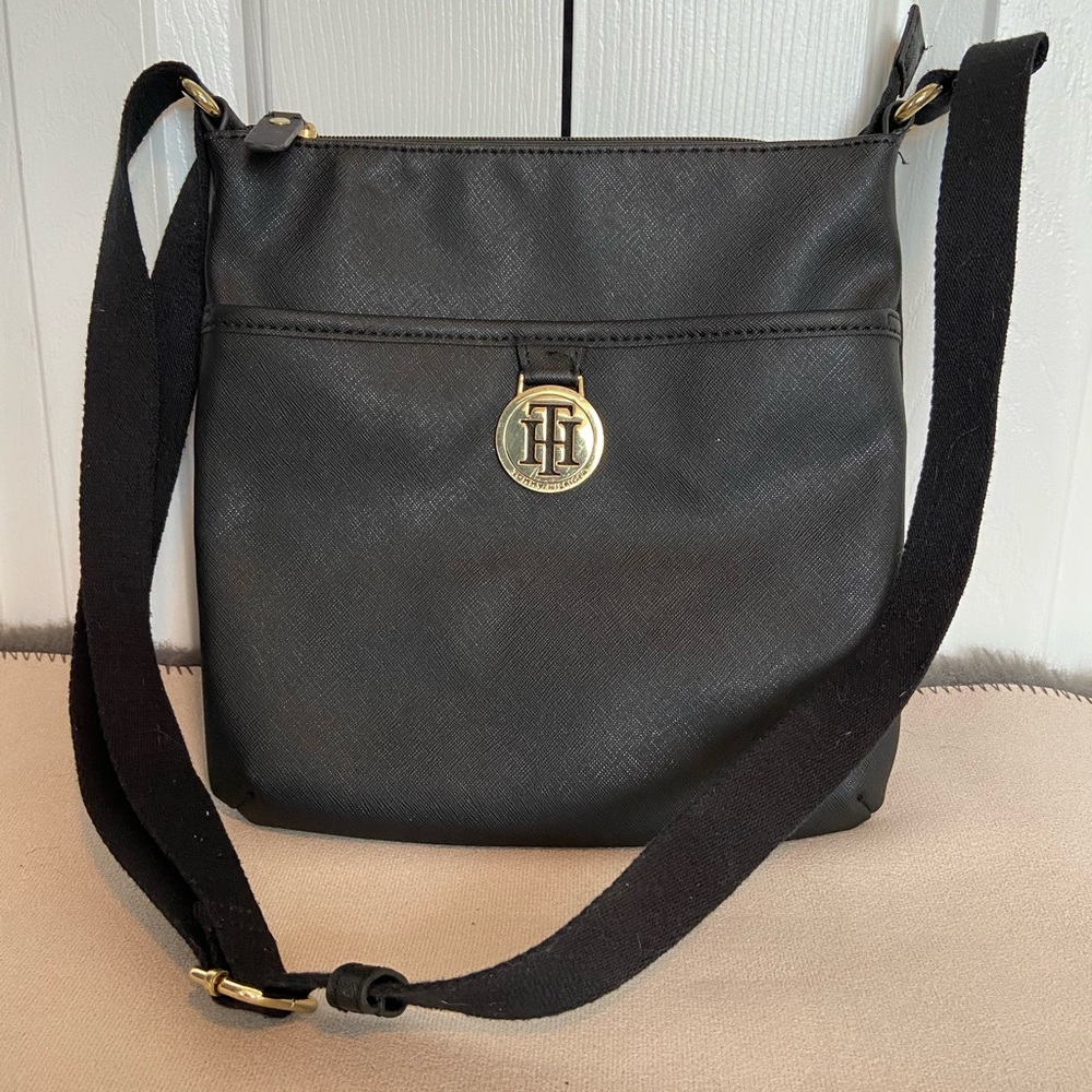 Tommy Hilfiger black purse / bag